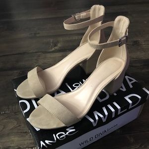 🚫SOLD🚫 Tan Sandals 👡